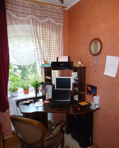 Продается 4-к квартира