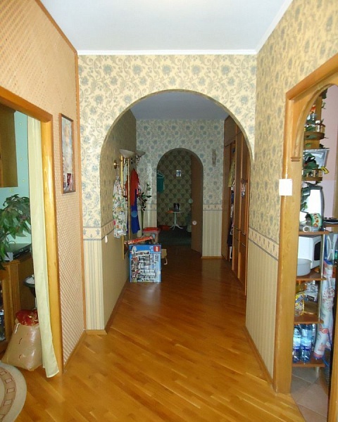 Продается 4-к квартира